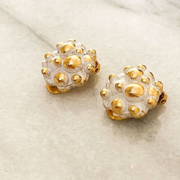 Vintage Brutalist Style Clip On Earrings White Enamel Gold Toned Metal Round - Picture 2 of 7